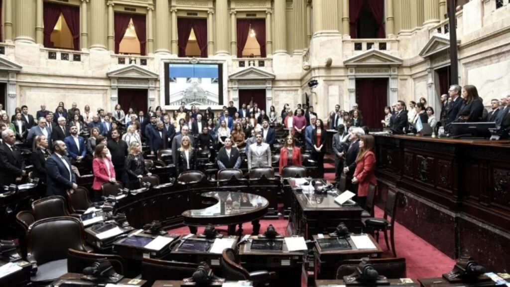 Senado: Entre gritos y cruces Juntos por el Cambio se retiró del salón
