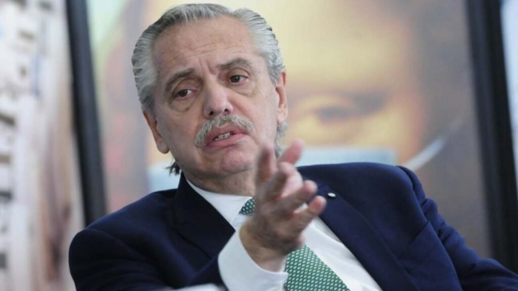 El Presidente disparó contra economistas de Cambiemos por “operar contra Argentina”