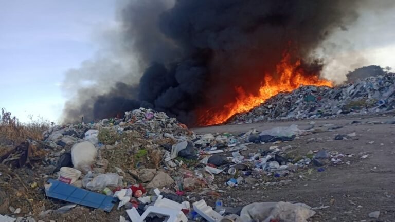 Basural cercano a Paraná fuera de control y con quemas reiteradas