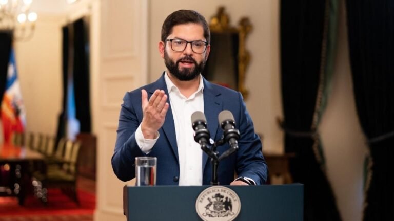Chile: Boric anunció medidas económicas y repudió el golpe de Estado