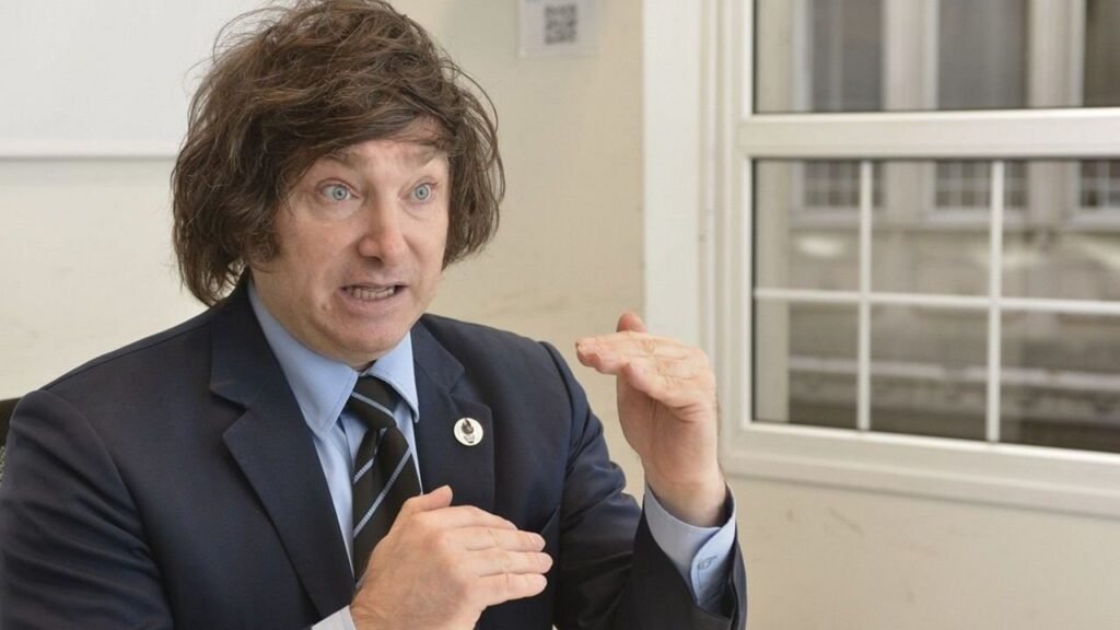 Milei dijo que el FMI lo llamó para tener una reunión