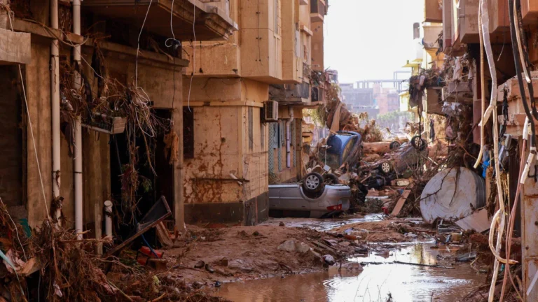Inundaciones en Libia: más de 2.300 muertos y 5.000 desaparecidos