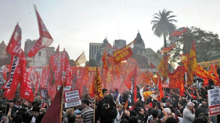 La Izquierda Socialista llamó a “dar un voto crítico a Massa”