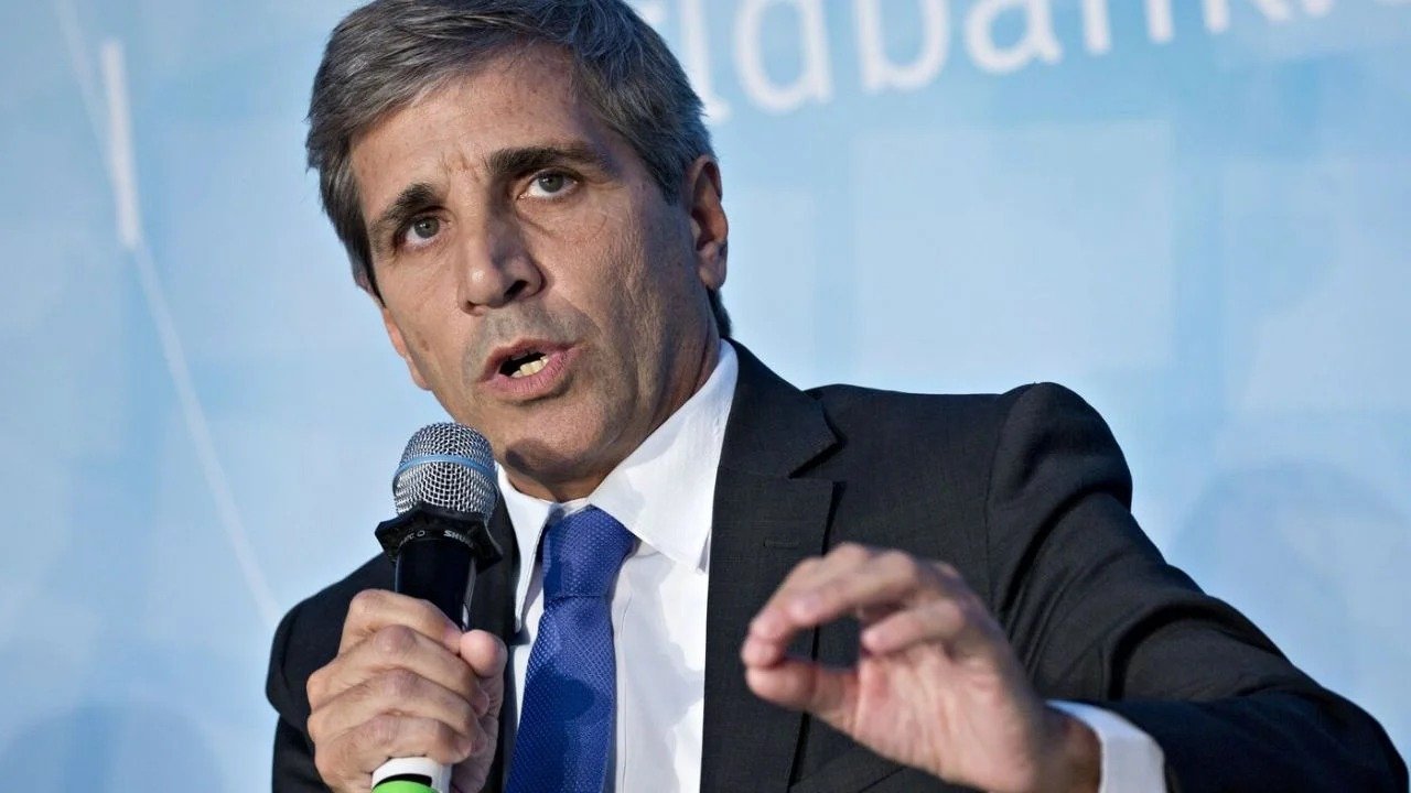 Caputo afirmó que aumentarán las jubilaciones por decreto