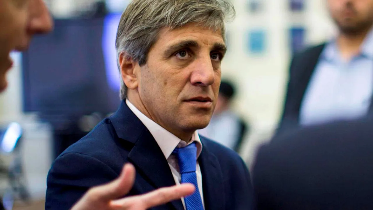 Caputo negó la devaluación y le puso condiciones al CEPO cambiario