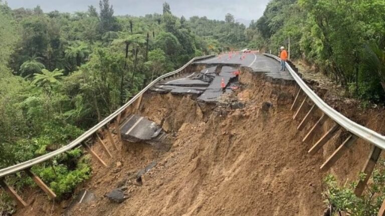 Perú: un alud deja dos desaparecidos, 14 heridos y sepulta las vías de tren a Machu Picchu