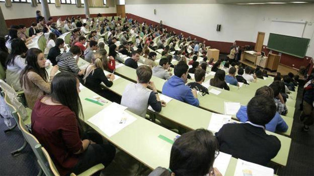 El Gobierno fijó un nuevo salario mínimo docente