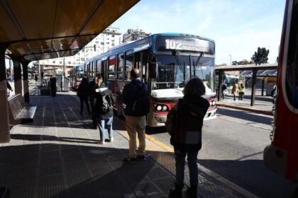 Aumentos en transporte público y peajes en Buenos Aires marzo 2024