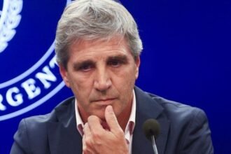 Caputo frena tarifas para reducir inflación en 2025