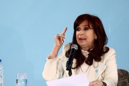 Cristina Kirchner critica fallo de Corte Suprema sobre poderes judiciales