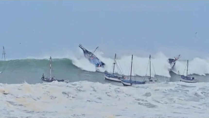 Olas mortales en Ecuador, Chile y Perú causan tres muertes