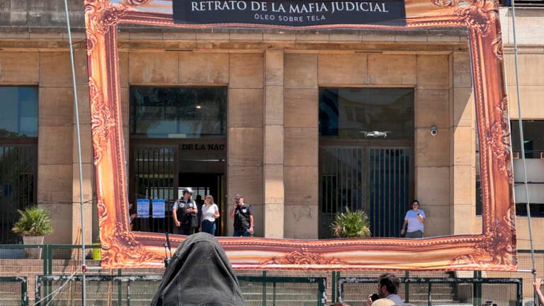 Víctor Hugo denuncia el control judicial en Argentina por el macrismo