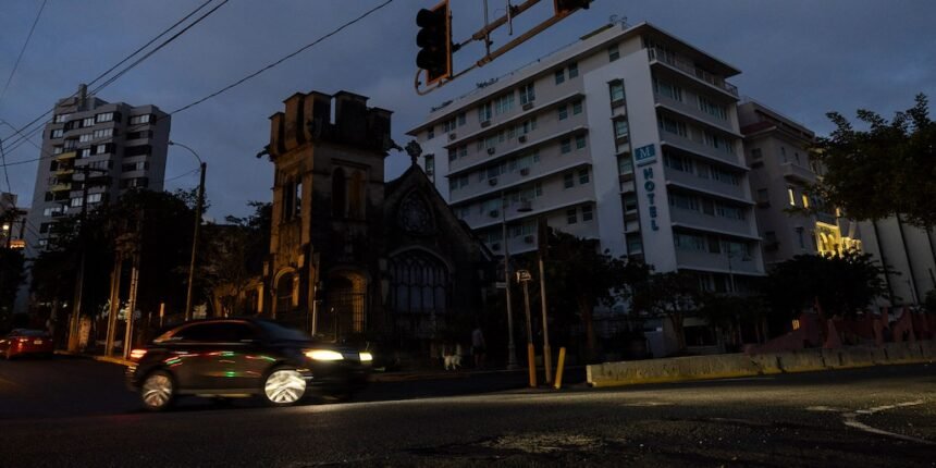 Apagón masivo en Puerto Rico afecta hogar en Año Nuevo