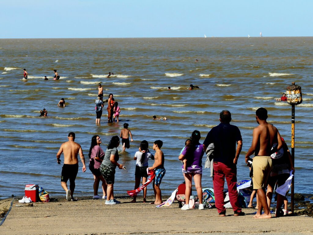 Calor extremo y alertas en 21 provincias de Argentina