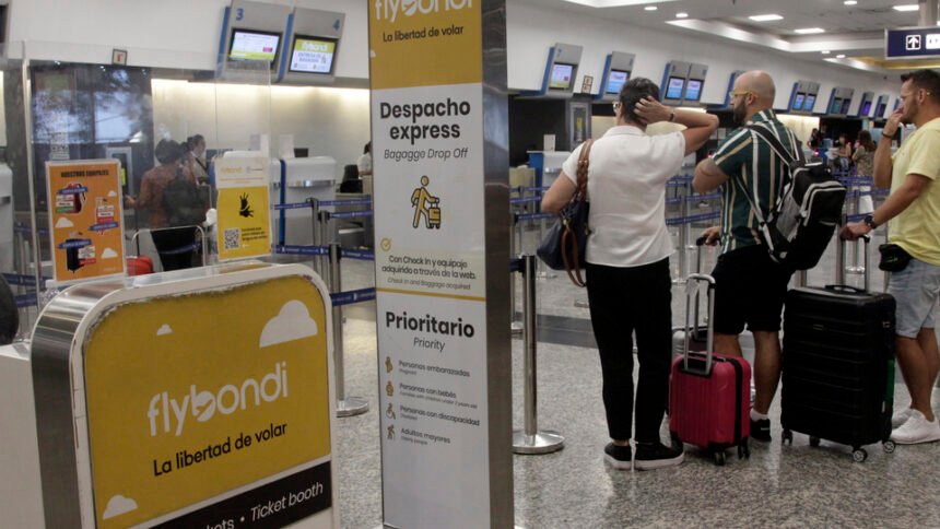 Flybondi recibe multa millonaria por cancelaciones