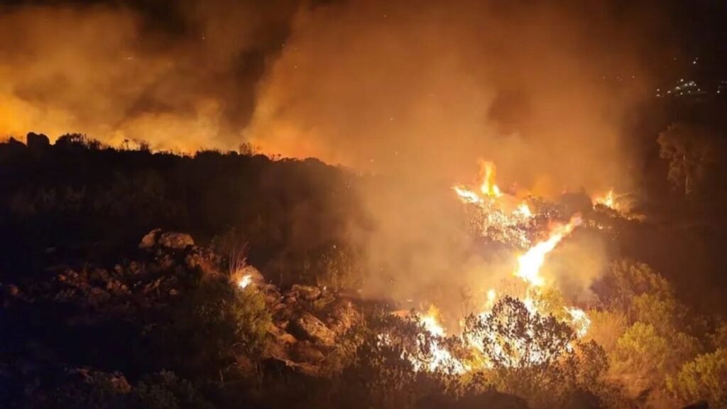 Incendio en Tandil arrasa 3500 hectáreas cerca del Cerro de la Cruz