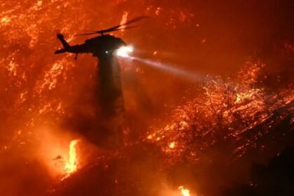 Incendios en Los Ángeles: alertas y reforzamiento de bomberos por vientos fuertes