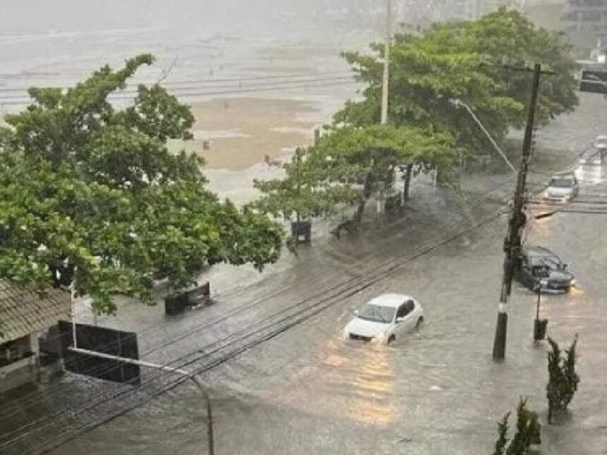 Inundaciones en Santa Catarina: cómo los cortes en las rutas de Florianópolis y Camboriú afectan el turismo y el acceso a los destinos más populares.