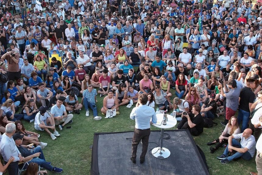 Kicillof impulsa su frente político con mesas distritales