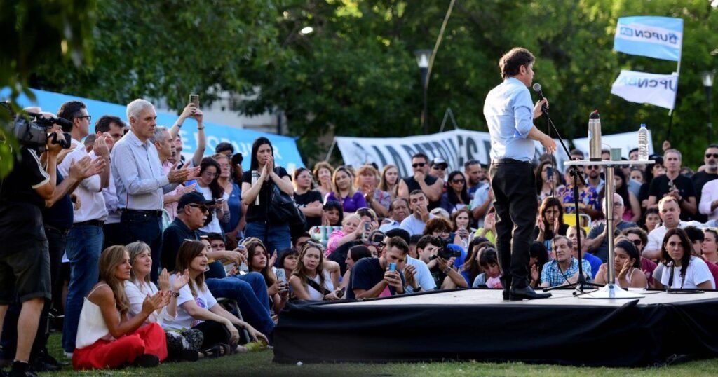 Kicillof se prepara para las PASO y el desdoblamiento electoral