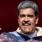 Maduro se autodenomina soldado de Perón con regalo de Maradona