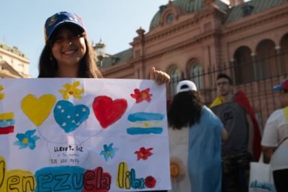 Marcha en Plaza de Mayo para recibir a Edmundo González Urrutia