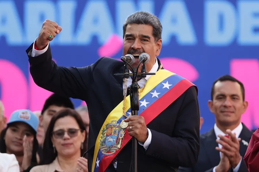 Estudiantes venezolanos rechazan investidura de Maduro como ilegítima
