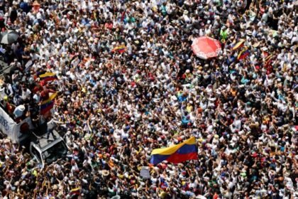 Protesta masiva en Caracas contra Maduro y su gobierno