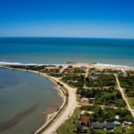 Unión sorprendente: laguna y mar en Buenos Aires