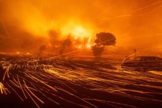 Vientos de Santa Ana: Fuerza que alimenta incendios en California