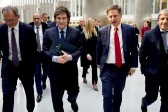 Bank of America Predice Devaluación del 30% y un Dólar Alcanzando los $1400: Impacto en la Economía Argentina