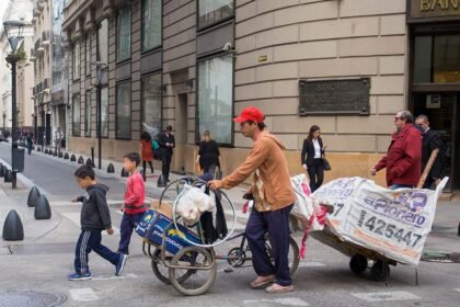 Canasta de pobreza en CABA supera 1M