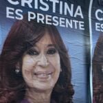 Cristina vuelve: afiches en CABA apoyan su candidatura