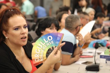 DNU que limita derechos a menores trans