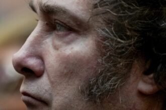 Davies y Milei: Nuevos negocios de 90 millones de dólares en criptomonedas revelados por el New York Times