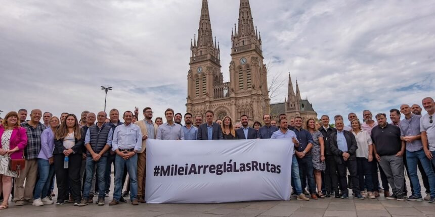 Kicillof denuncia a Milei por rutas en crisis