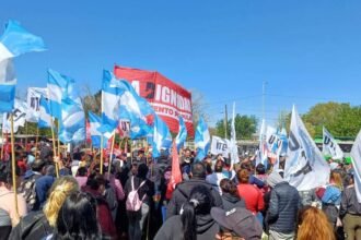 Movimientos sociales piden ingreso escolar urgente