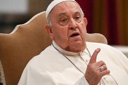 Papa Francisco hospitalizado por bronquitis