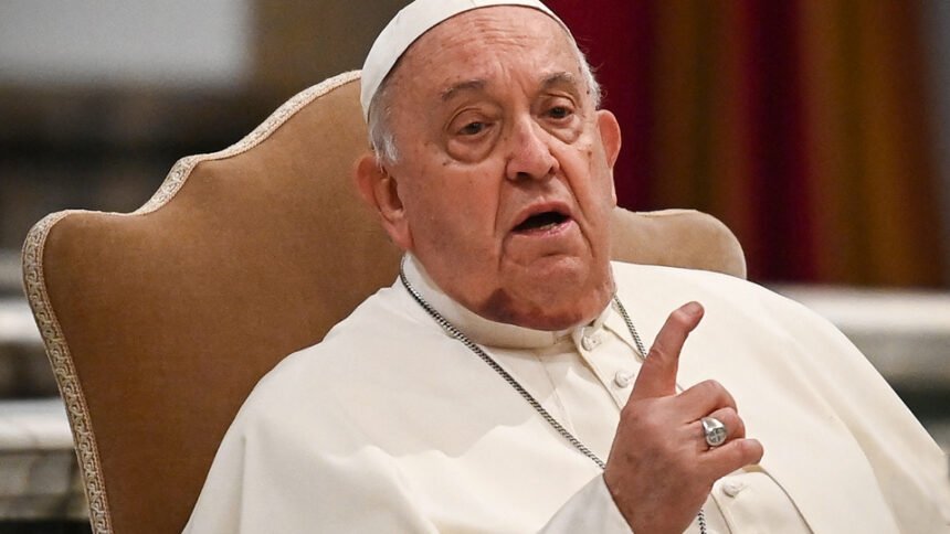 Papa Francisco hospitalizado por bronquitis