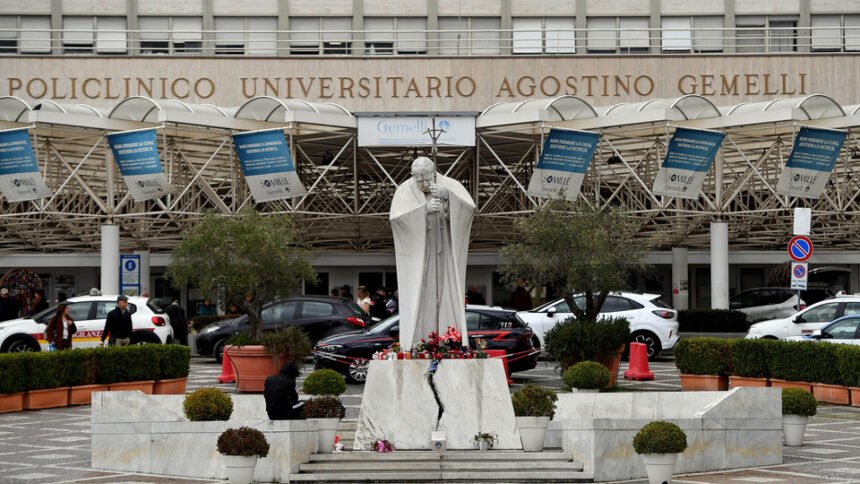 Papa Francisco internado por bronquitis grave