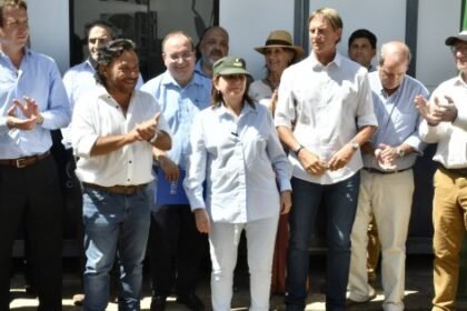 Patricia promete mejoras salariales a gendarmes