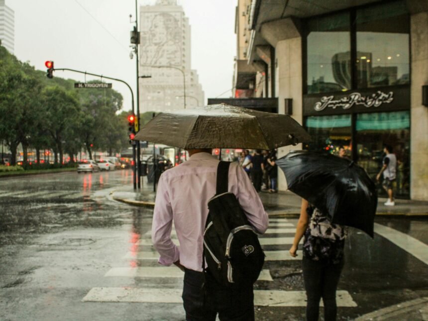 Tormentas amenazan Buenos Aires: alerta amarilla