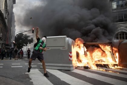 Gobierno Argentino Cuestiona Decisión Judicial: Críticas a la Jueza que Liberó Detenidos en Caso Controversial