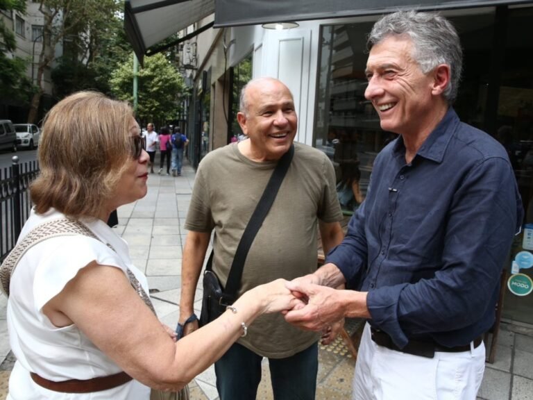 Macri Regresa a la Carga: Estrategias del PRO para Distinguirse de LLA y el Kirchnerismo con Enfoque en Austeridad y Escucha Activa