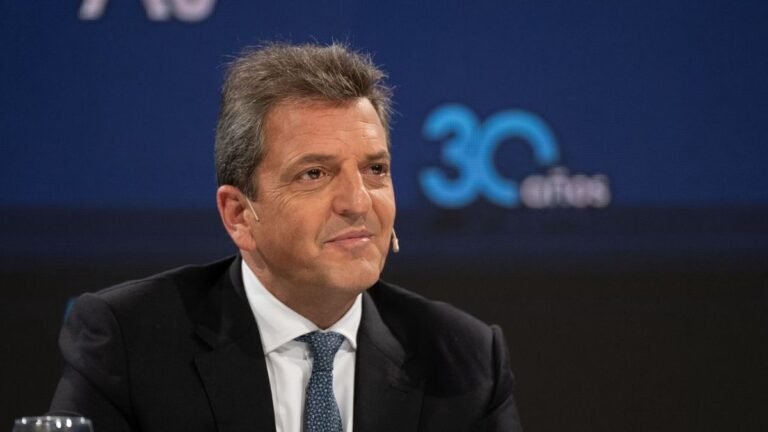 Sergio Massa llama a la unidad opositora para frenar al Gobierno: Un nuevo desafío político en Argentina