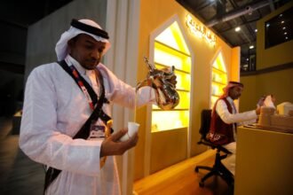 Feria del Libro: Cómo la Inteligencia Artificial, el Café Dorado y las Performances Árabes Transforman la Experiencia Literaria