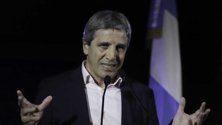 Impactante Discurso del Ministro Luis Caputo en Expo EFI 2025: Claves para el Futuro Económico de Argentina
