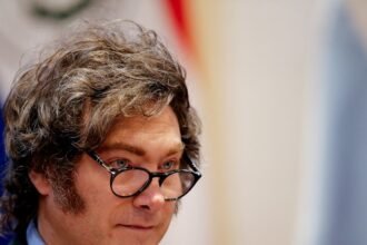 Índice de Confianza en el Gobierno: Descubre por qué cayó un 3,7% en abril y qué significa para el futuro político