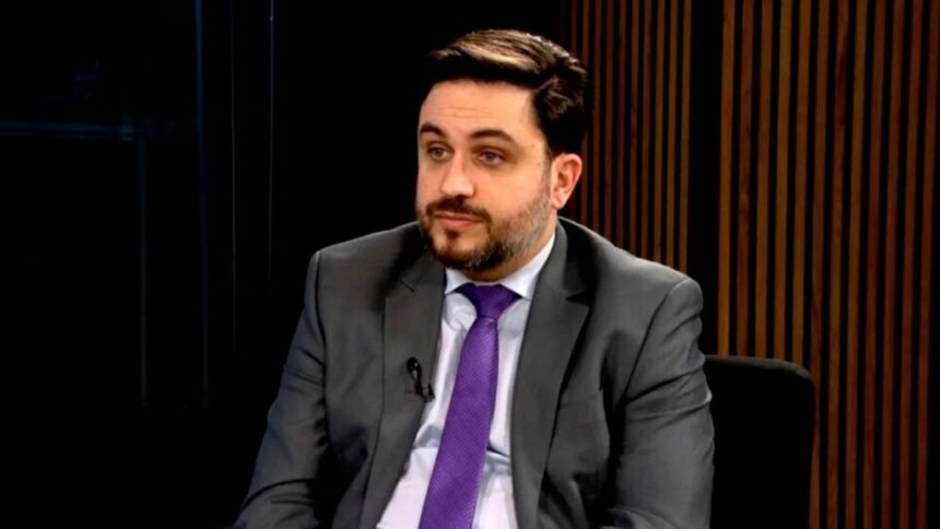 Ramiro Marra: Alianzas Ideológicas y su Lucha Contra el Kirchnerismo junto a Milei