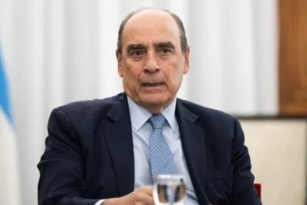 Gobierno Argentino Retrasa Anuncio de los Dólares del Colchón: Explicaciones de Francos y su Impacto Económico